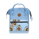 Mochila con capacidad de 12L a 26L, fabricada en poliéster impermeable, cuenta con compartimento acolchado para computadora y sistema MOLLE.
