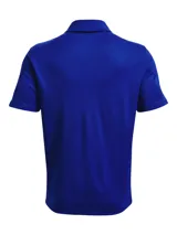 Chomba Under Armour Team Tech color azul con logo blanco bordado en el pecho. Corte clásico, cuello con botones y tejido UA Tech™ de secado rápido.