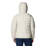 Campera negra con forro termorreflectivo Omni-Heat™ y aislamiento Thermarator™ de poliéster reciclado, diseñada para retener el calor y repeler la humedad.