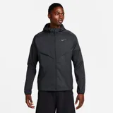 Campera deportiva Nike Windrunner para hombre, color negro con logo reflectivo en el pecho y capucha.