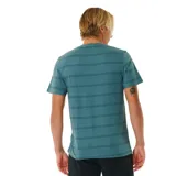 Remera verde con rayas horizontales negras, de corte clásico y manga corta.