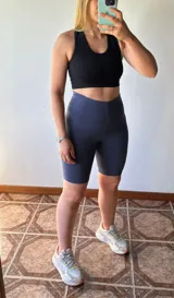 Calza biker de algodón alicrado con faja doble para mayor comodidad y soporte.
