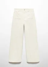 Pantalón culotte color crema de pana con bolsillos delanteros y traseros.