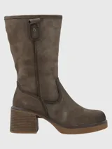 Bota de caña media color marrón de gamuza, con taco cuadrado y plataforma.