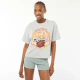 Camiseta gris de corte crop top con estampado del equipo de baloncesto Miami Heat.