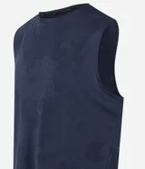 Musculosa deportiva amarilla de poliéster con tecnología dry, cuello redondo y estampado jacquard.