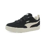 Championes Puma Park Lifestyle Raw, color negro con detalles en blanco y suela color crema.
