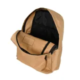 Mochila de estilo clásico color lila claro, con compartimento principal, bolsillo frontal con cierre y bolsillos laterales. Presenta un parche negro con el logo 'terrano' en blanco en la parte superior.