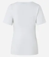 Blusa fucsia de viscosa con escote en V y aro metálico.