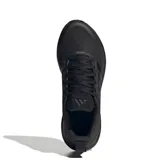 Championes Adidas Run Falcon 5, color negro monocromático, ideales para running o uso casual. Presentan una capellada de malla transpirable y las tres franjas características de la marca en relieve.