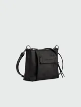 Bandolera Longchamp 3D de cuero color verde esmeralda con correa extraíble y cierre con solapa.