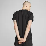 Remera deportiva negra de poliéster, con cuello redondo y logo Puma estampado en el pecho.
