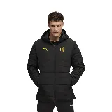 Campera acolchada Puma negra con capucha, cierre frontal y bolsillos laterales. Logo de Puma bordado en dorado en el pecho y escudo del Club Atlético Peñarol en el lado opuesto.