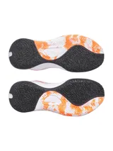 Championes de básquet Under Armour Lockdown 7, color blanco con detalles en negro y naranja. Presentan el logo de Under Armour en el lateral y suela con patrón de tracción multidireccional.