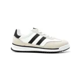Championes deportivos American Sport Resh Zen, color blanco con detalles en negro y beige. Diseño con tres tiras laterales negras y suela blanca con detalles negros.