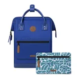 Mochila azul con compartimento acolchado para dispositivos electrónicos, sistema MOLLE y tirantes acolchados.