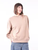 Hoodie color tostado con diseño clásico, de corte relajado y capucha.