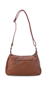 Bandolera color beige con correa ajustable, dos bolsillos frontales (uno con botón y otro con cierre) y un bolsillo trasero con cierre.