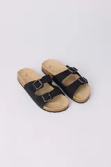 Sandalias negras con dos tiras ajustables con hebillas plateadas y plantilla color suela.