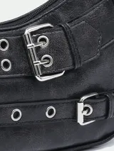 Bolso de mano negro con detalles en hebilla y ojales, diseño moderno y versátil.