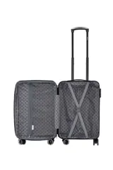 Valija rígida chica color amarillo, con carro reforzado, cierre expansible, ruedas dobles spinner 360, sujeción y compartimiento interno. Candado incorporado. Material Polipropileno. 19 Pulgadas.