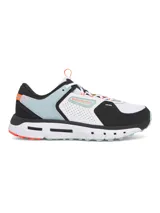 Championes Under Armour Summit Trek para hombre, color blanco con detalles en negro, celeste y naranja. Diseño con materiales duraderos y suela con tecnología HOVR para amortiguación y retorno de energía.