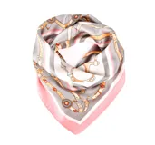 Pañuelo cuadrado de seda con estampado de cadenas, hebillas y correas en tonos gris, blanco, rosa y naranja.