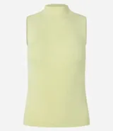 Musculosa negra de punto acanalado con cuello alto y tirantes anchos.