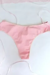 Colaless blanco de tiro alto confeccionada en algodón elastizado.