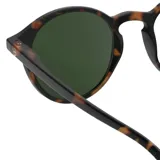 Lentes de sol Izipizi modelo D Sun, con montura redonda color marrón carey y lentes verdes polarizadas.
