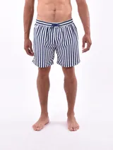 Short de baño con estampado de rayas en color azul marino y blanco, con cordón de ajuste.