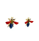 Aros pequeños con forma de mosca, hechos en base metálica dorada y resinas de colores.