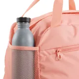 Bolso deportivo negro de Puma, ideal para llevar lo esencial al gimnasio o actividades al aire libre.
