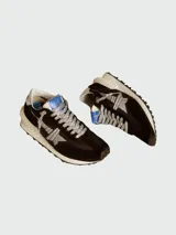 Championes Golden Goose modelo Marathon, confeccionados en ripstop negro con detalles en gamuza y logo de estrella en plateado.