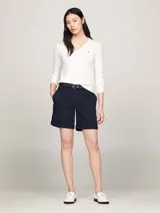 Sweater blanco de algodón y poliamida, con cuello en V y logo bordado en el pecho.