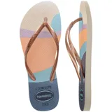 Ojotas Havaianas Slim Palette Glow con base estampada en tonos beige, rosa y marrón, y tiras finas color cobre.