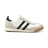 Championes urbanos American Sport, color blanco con detalles en beige y negro.