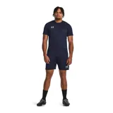 Remera deportiva Under Armour Challenger color azul con paneles laterales en celeste y logo estampado en el pecho.
