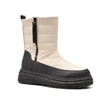 Bota de caña media color negro con plataforma y cierre lateral.