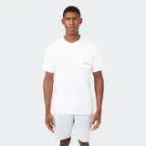 Remera blanca de manga corta con cuello redondo y un pequeño bolsillo abierto en el pecho con el logo de Castore impreso en negro.