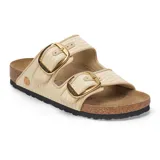 Sandalias Birkenstock Arizona Big Buckle de rafia natural con hebillas grandes doradas.
