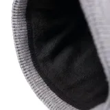 Gorro de acrílico color gris.
