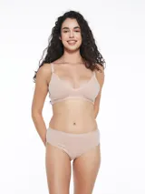 Soutien maternal color nude con breteles regulables y apertura frontal para amamantar.