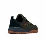Zapatillas urbanas Columbia Fairbanks Low, color negro con suela marrón y detalles en gris.