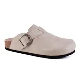 Zueco negro con hebilla metálica plateada y plantilla de corcho.