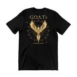 Remera blanca de algodón con cuello redondo y estampado pequeño en el pecho con un ave fénix dorada y la leyenda "GOAT's".
