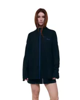 Buzo negro de manga larga con tejido liviano, cuello redondo y vivo azul que recorre el frente. Logo Temblad estampado en el pecho.