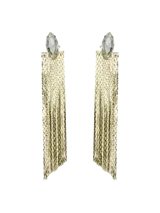 Aros colgantes dorados con flecos de cadenas finas y cristal facetado en la parte superior.