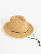 Sombrero de paja color camel con detalle de cuero vegano y cordón ajustable.