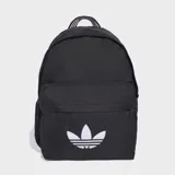 Mochila negra Adidas Adicolor Classic con logo blanco de la marca en el frente. Tiene un compartimento principal amplio con cierre de cremallera, un bolsillo frontal adicional y bolsillos laterales. Las correas son acolchadas y ajustables.